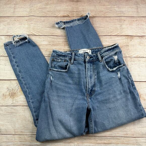 Abercrombie & Fitch Curve Love the Skinny High-Rise - DISTRESSED - Picture 2 of 9